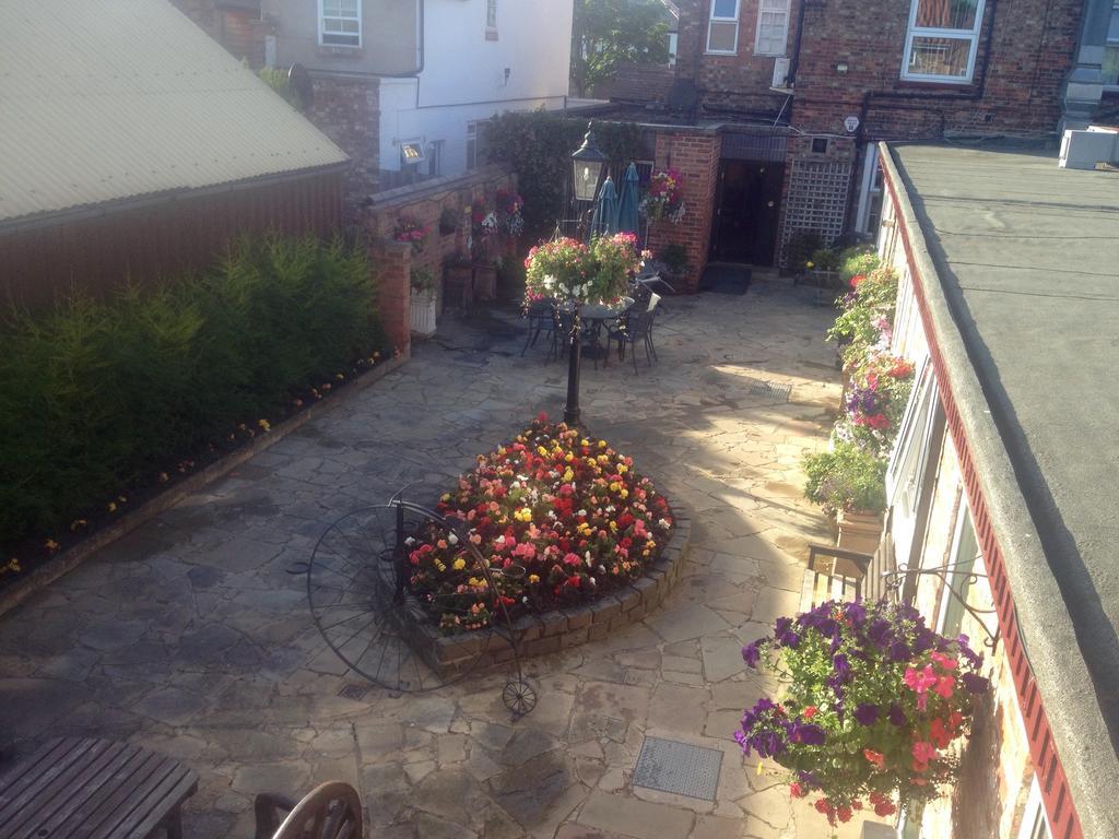Heworth Court Hotel York Esterno foto