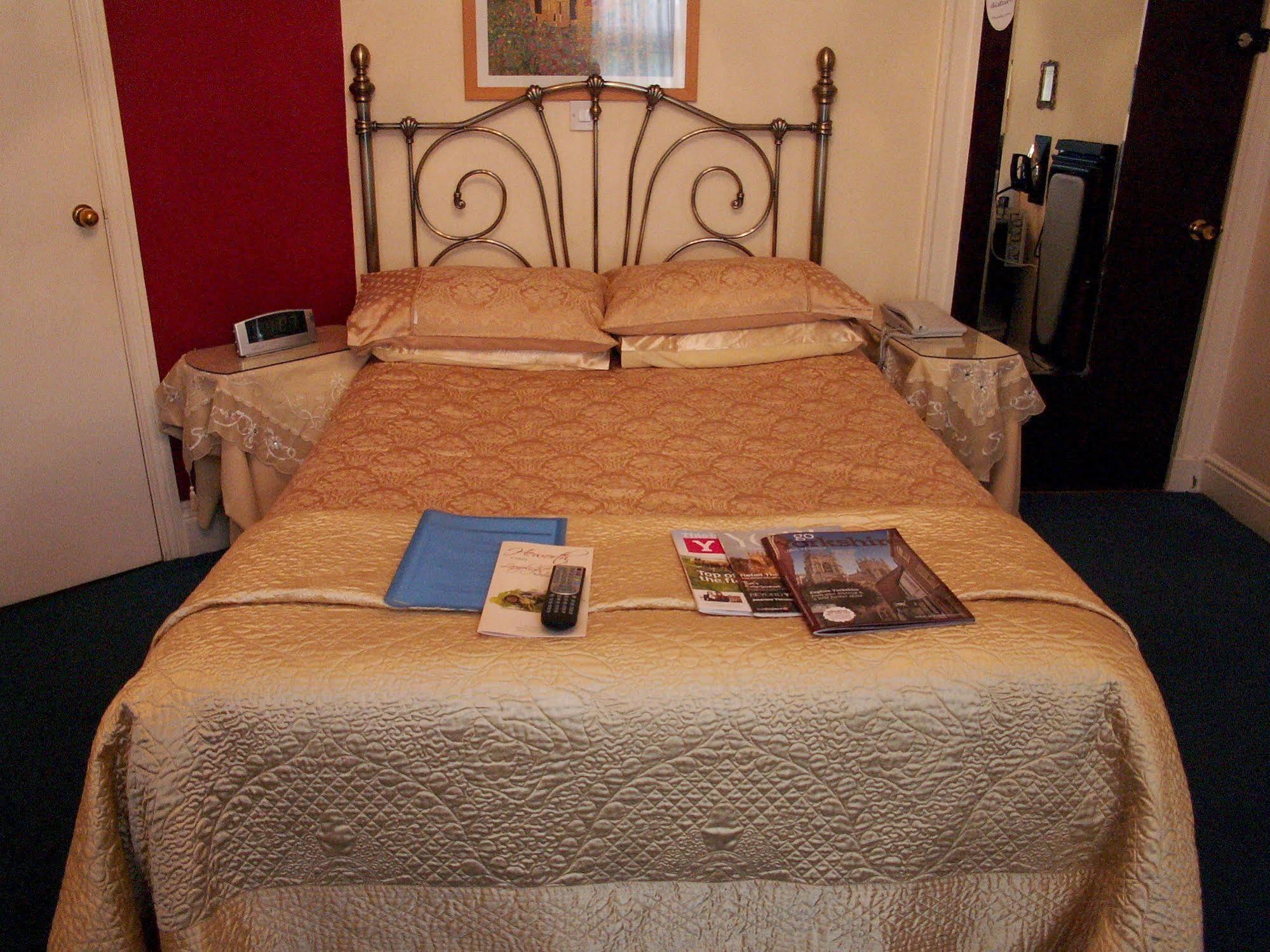 Heworth Court Hotel York Esterno foto